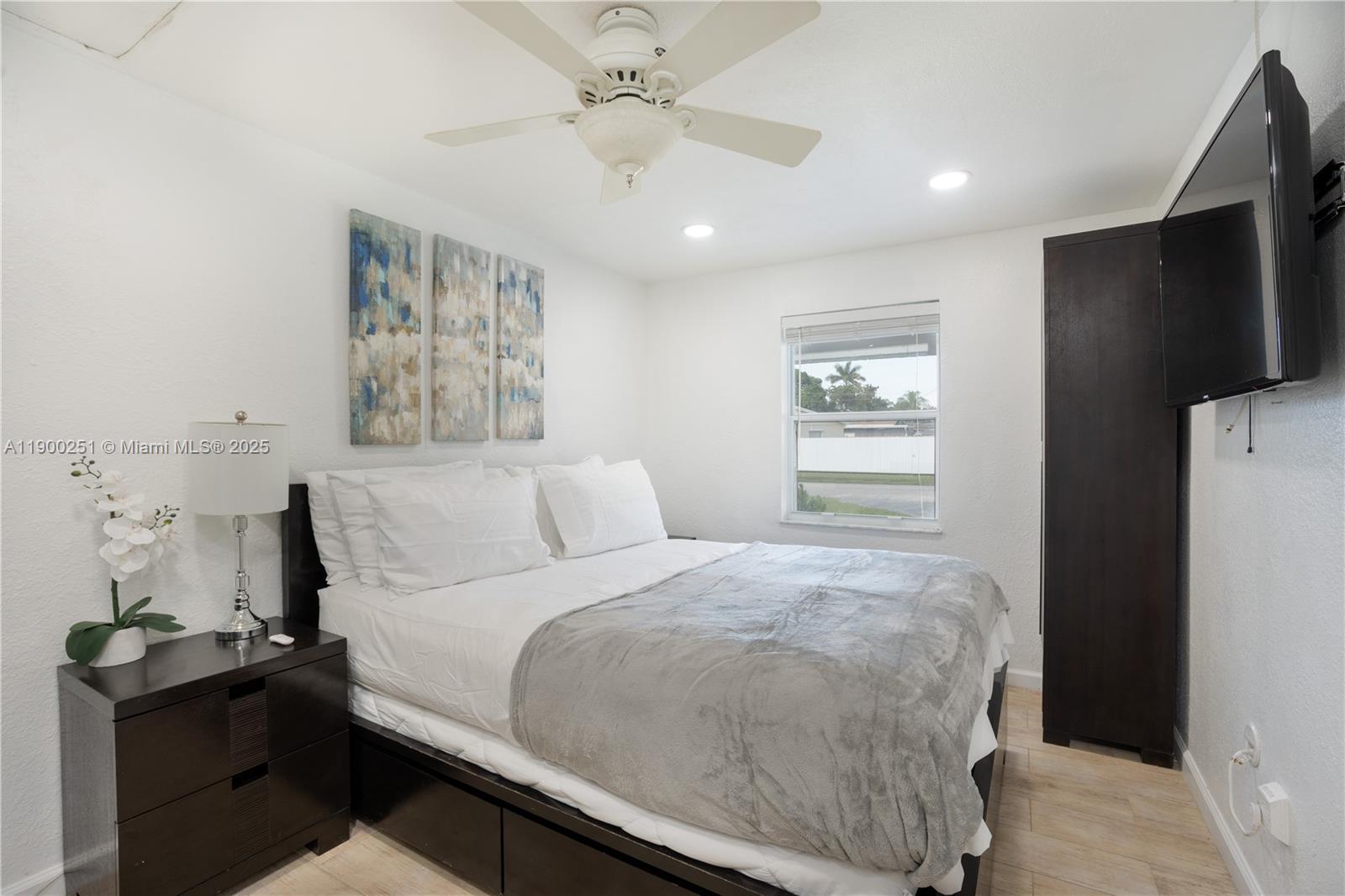 BEVERLY PARK - Residential Lease