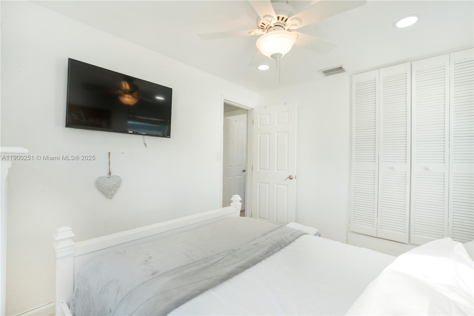 BEVERLY PARK - Residential Lease