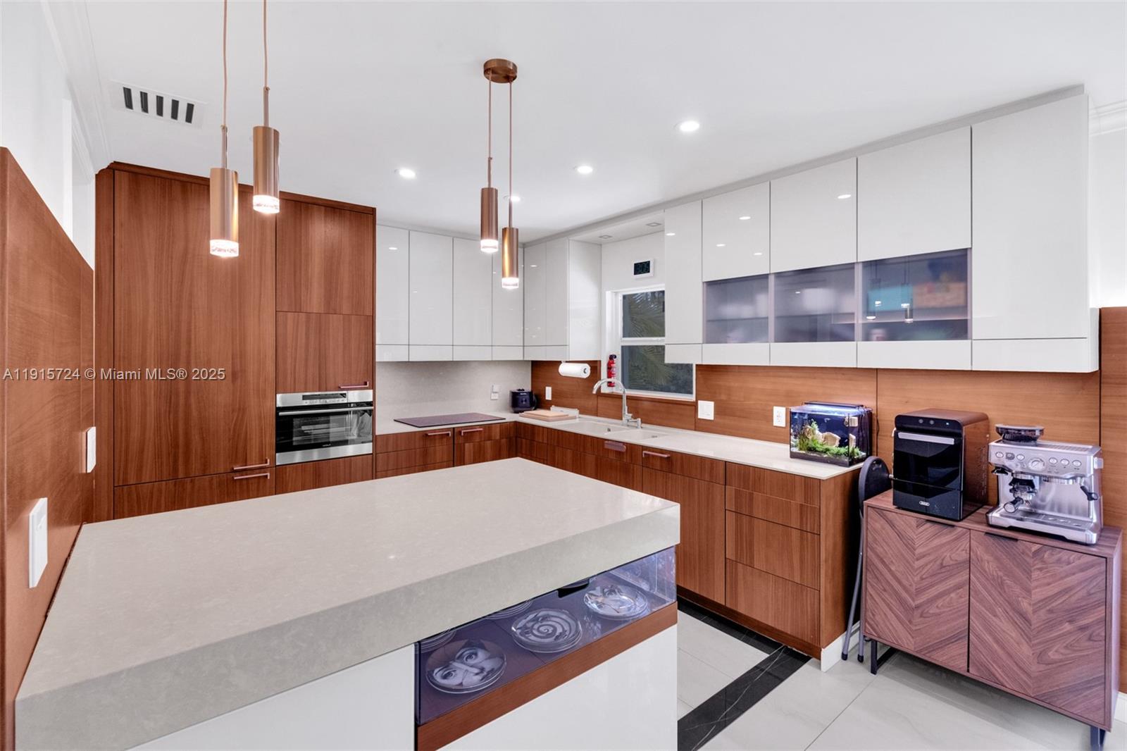 VICTORIA HIGHLANDS AMD PL - Residential