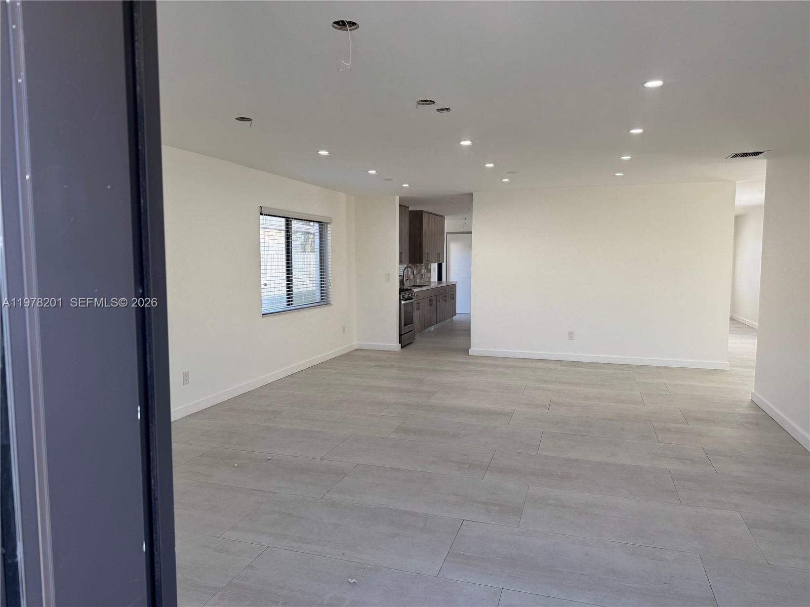 SOUTHERN ESTATES 10TH ADD - Residential Lease