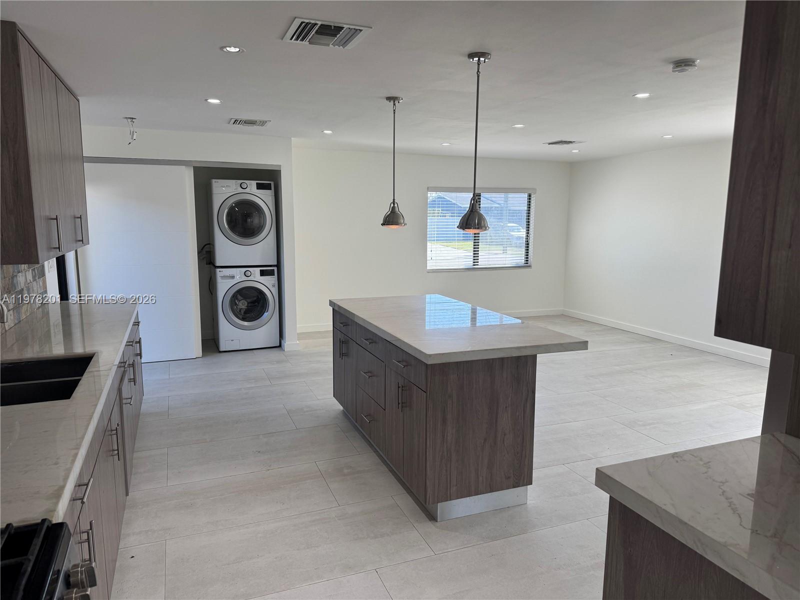 SOUTHERN ESTATES 10TH ADD - Residential Lease