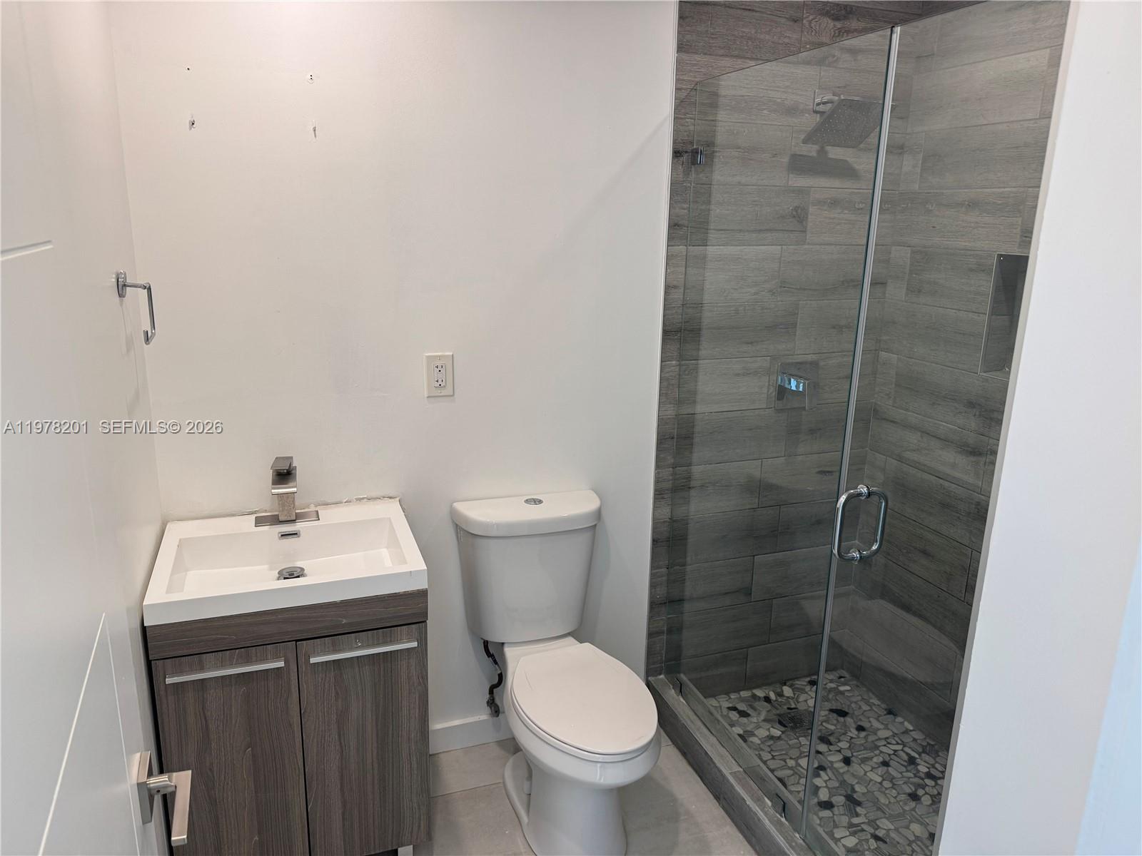 SOUTHERN ESTATES 10TH ADD - Residential Lease