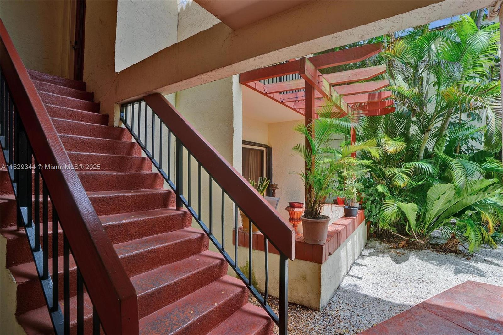 LAGO DEL REY CONDO #1 - Residential