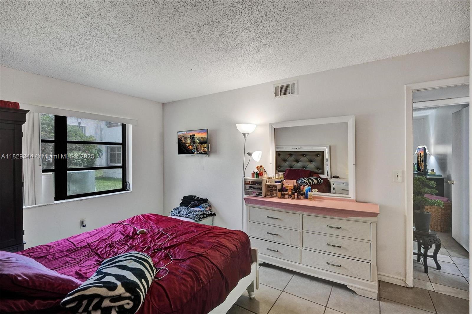 LAGO DEL REY CONDO #1 - Residential