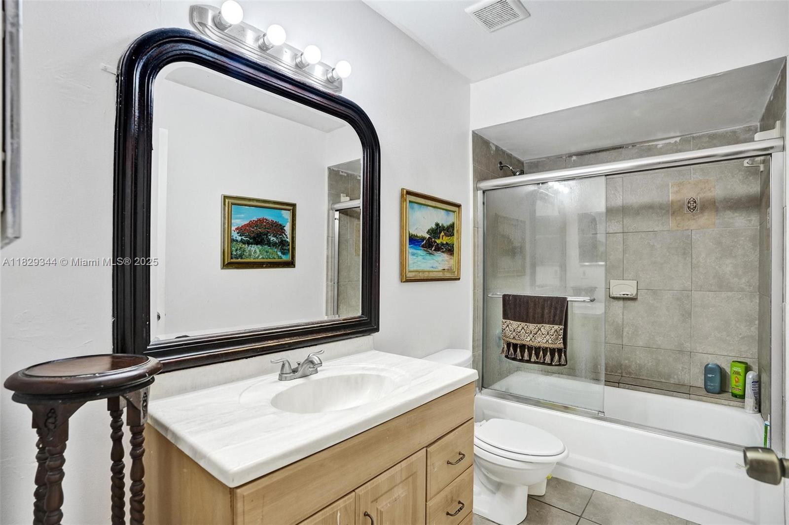 LAGO DEL REY CONDO #1 - Residential