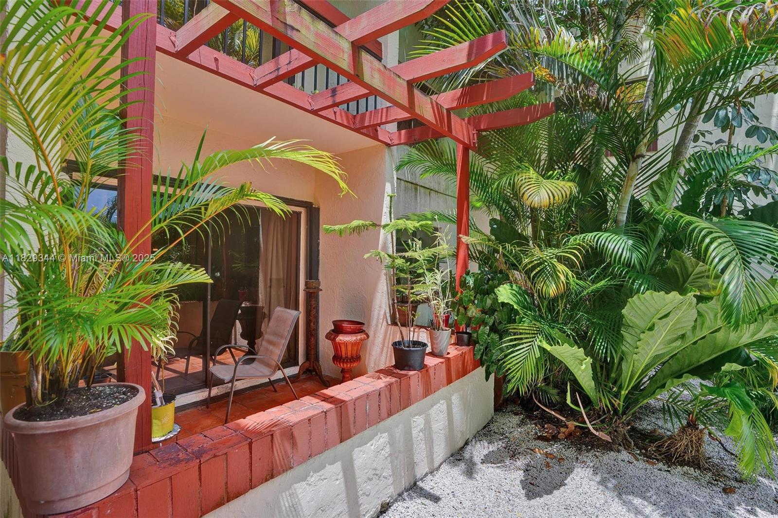 LAGO DEL REY CONDO #1 - Residential