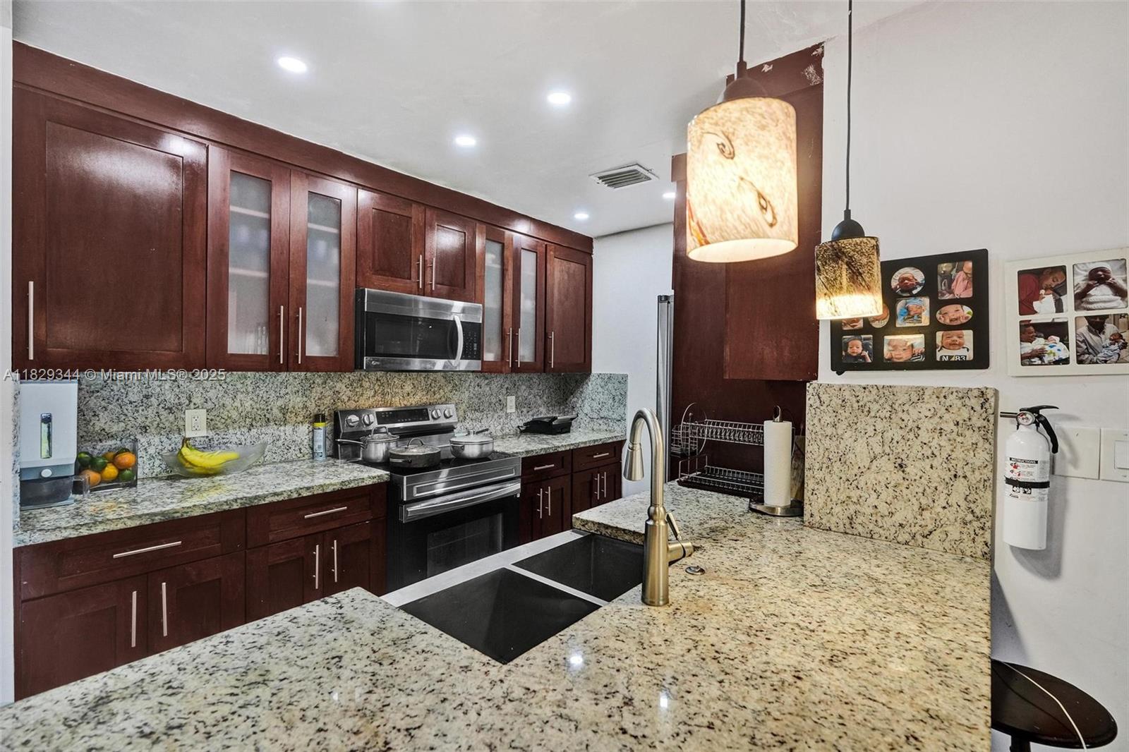 LAGO DEL REY CONDO #1 - Residential