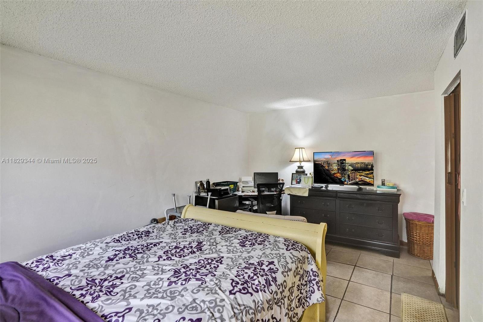 LAGO DEL REY CONDO #1 - Residential