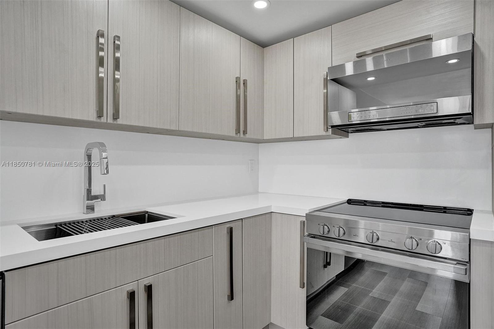 OLYMPUS CONDO PHASE - Residential