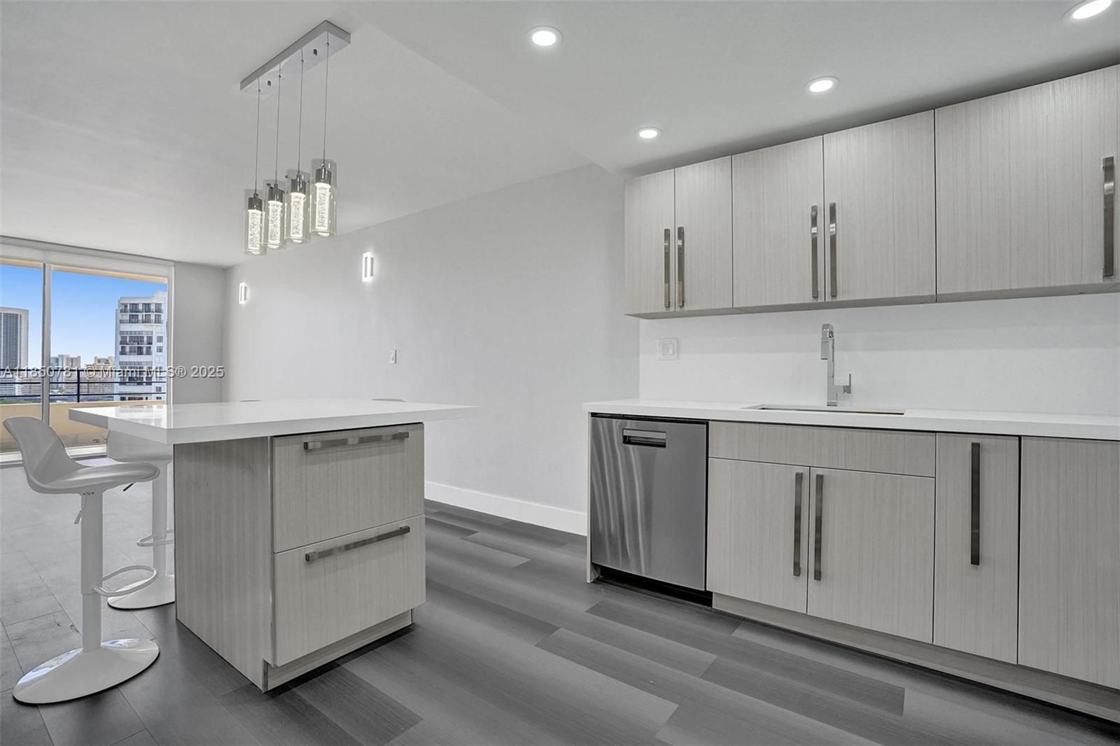 OLYMPUS CONDO PHASE - Residential