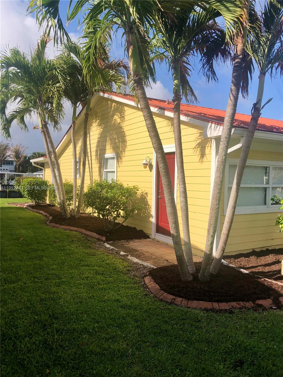 SURFSIDE UNIT 1 SUBDIVISI - Residential