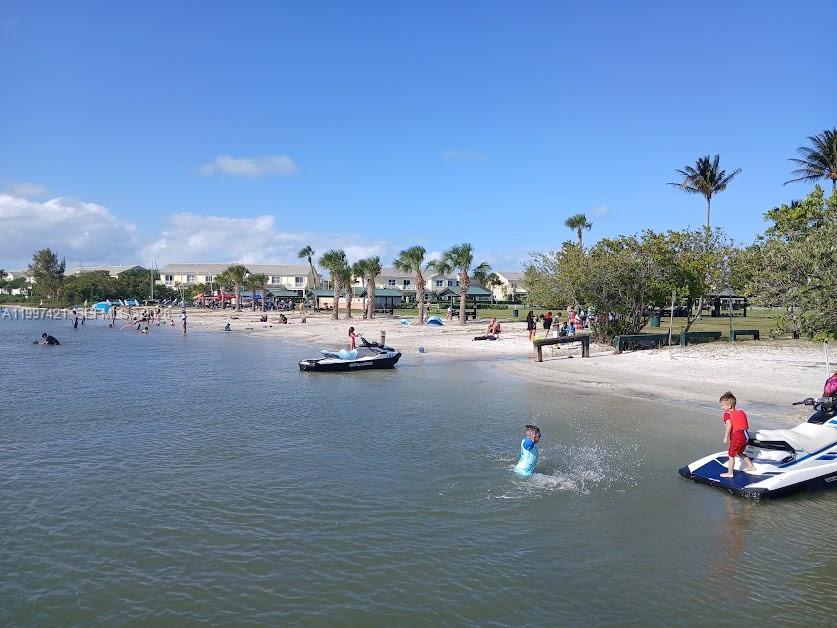 SURFSIDE UNIT 1 SUBDIVISI - Residential