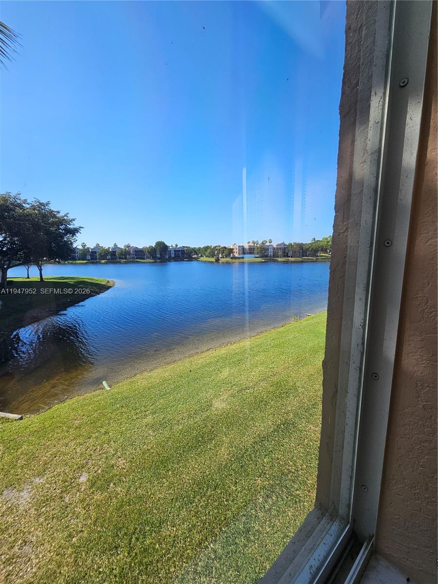 SOUTHAMPTON CONDOMINIUM E - Residential