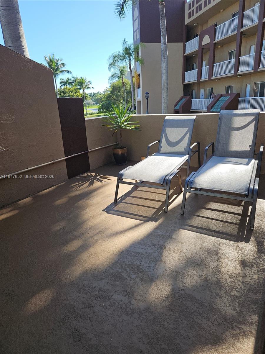 SOUTHAMPTON CONDOMINIUM E - Residential