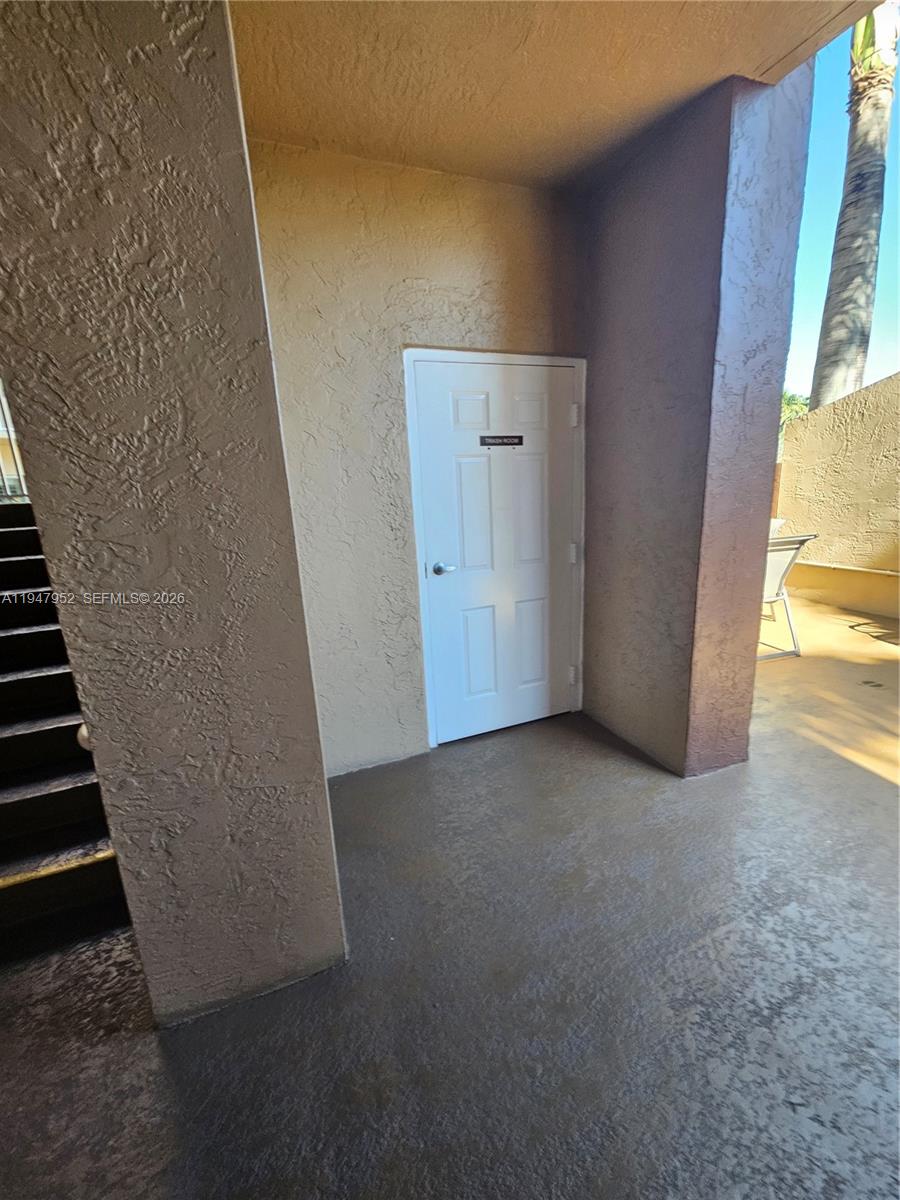 SOUTHAMPTON CONDOMINIUM E - Residential