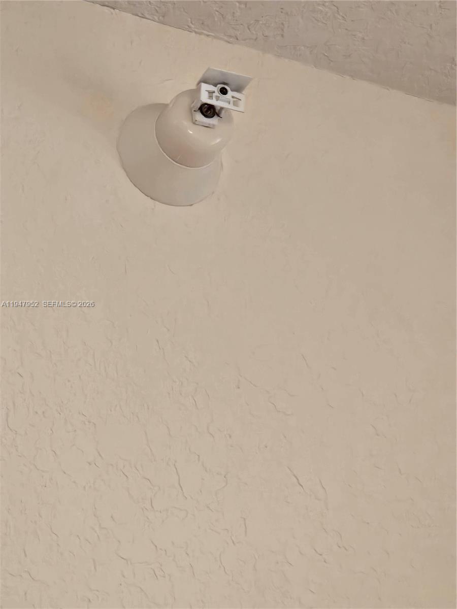 SOUTHAMPTON CONDOMINIUM E - Residential