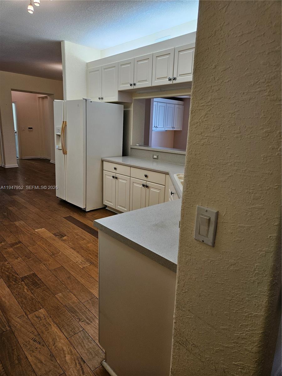 SOUTHAMPTON CONDOMINIUM E - Residential