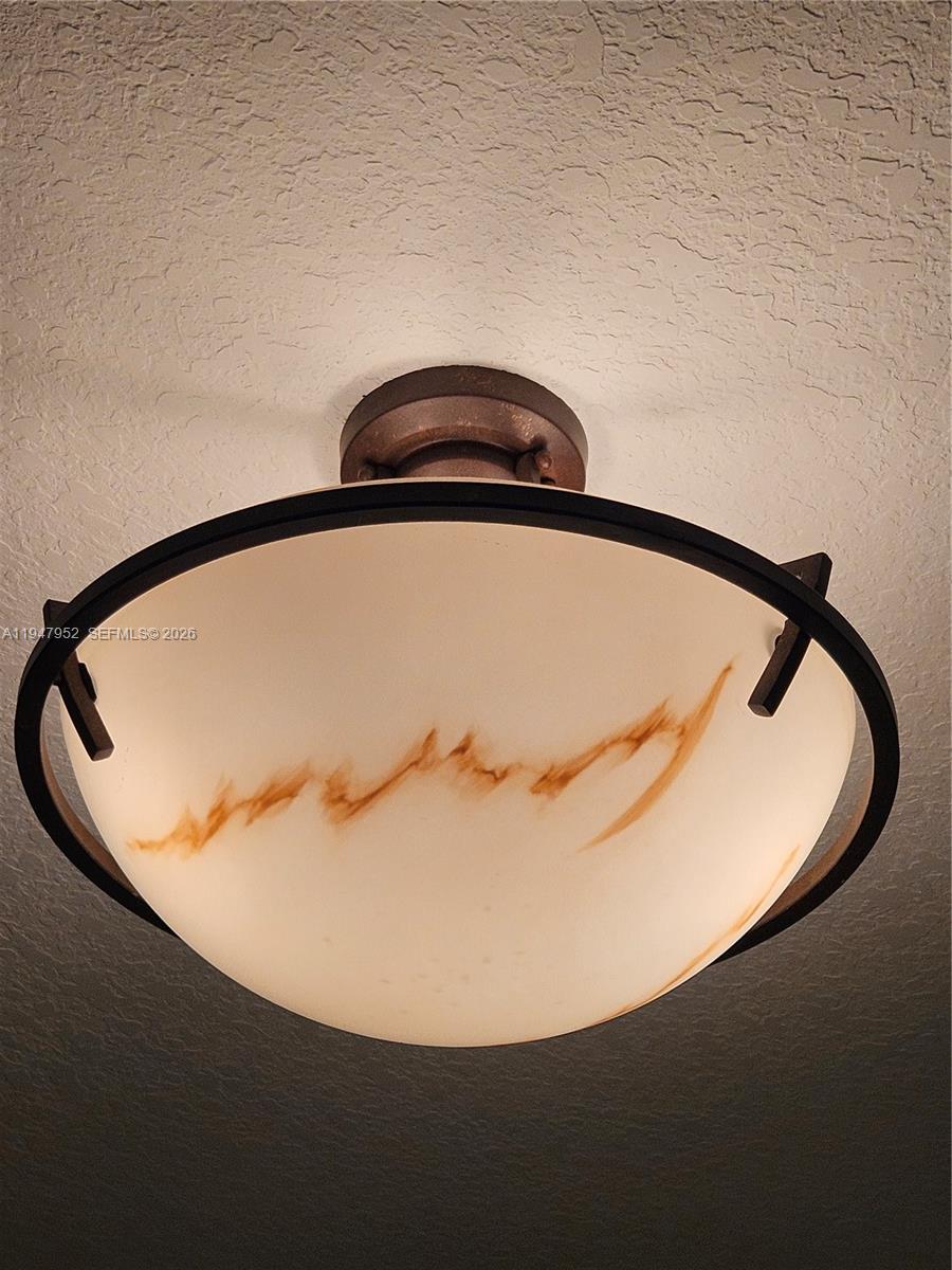 SOUTHAMPTON CONDOMINIUM E - Residential