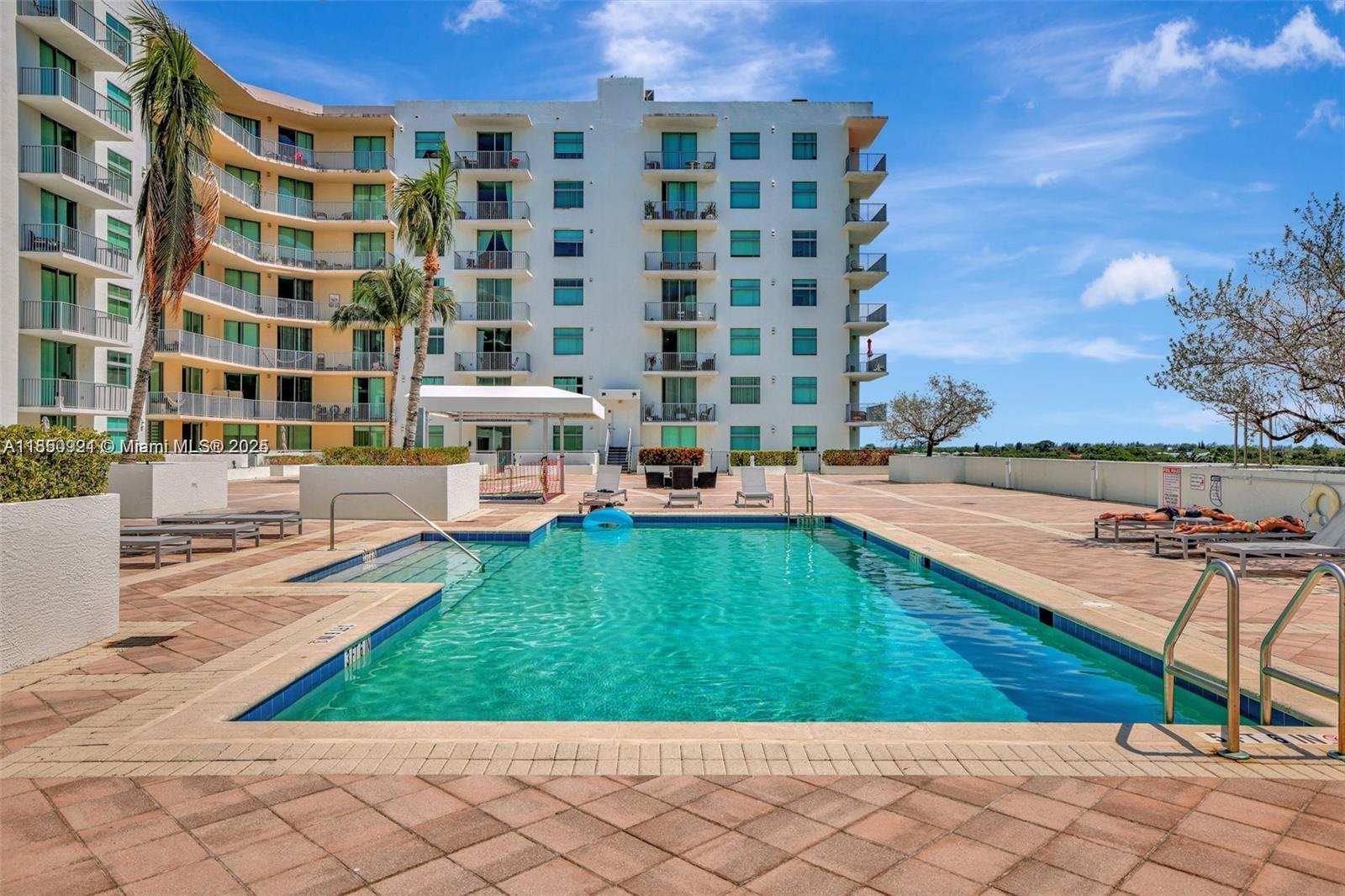 HOLLYWOOD STATION RES CON - Residential Lease