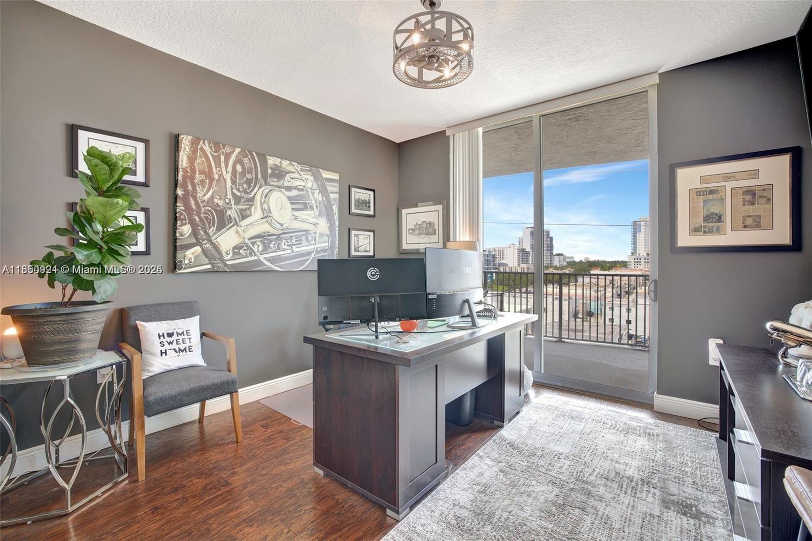 HOLLYWOOD STATION RES CON - Residential Lease