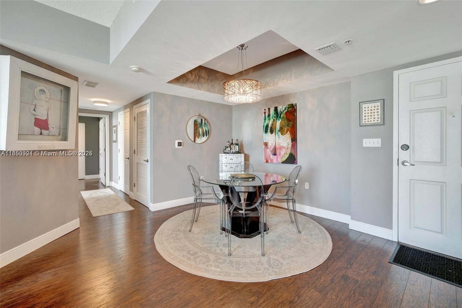 HOLLYWOOD STATION RES CON - Residential Lease