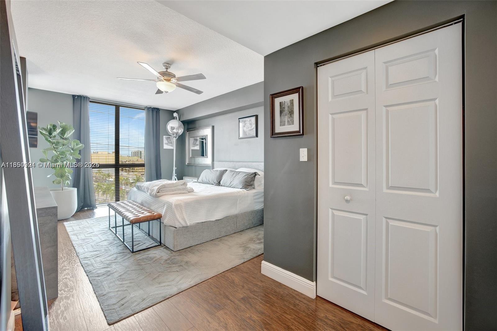 HOLLYWOOD STATION RES CON - Residential Lease