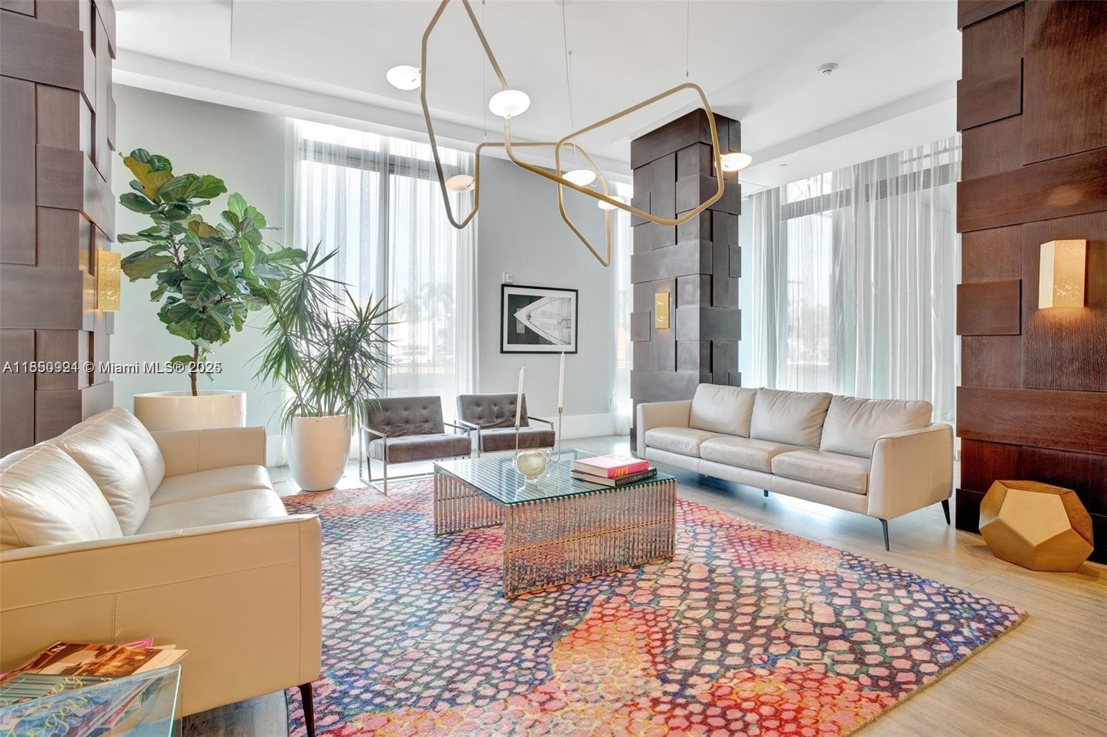 HOLLYWOOD STATION RES CON - Residential Lease