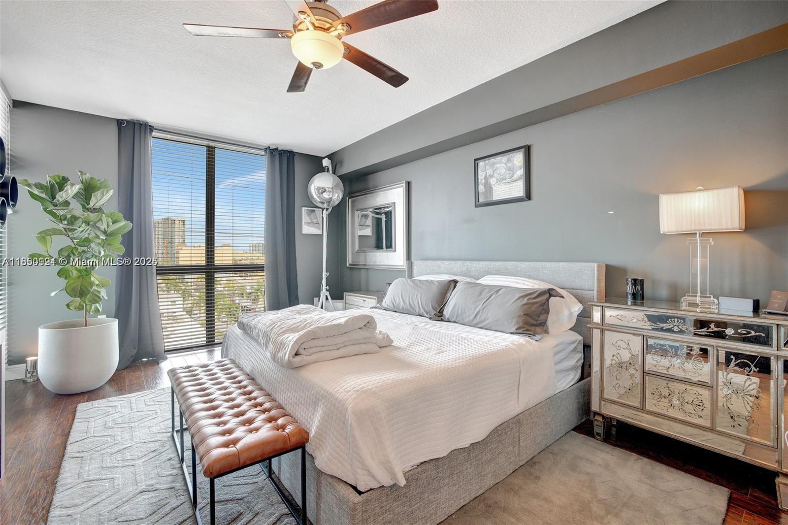 HOLLYWOOD STATION RES CON - Residential Lease