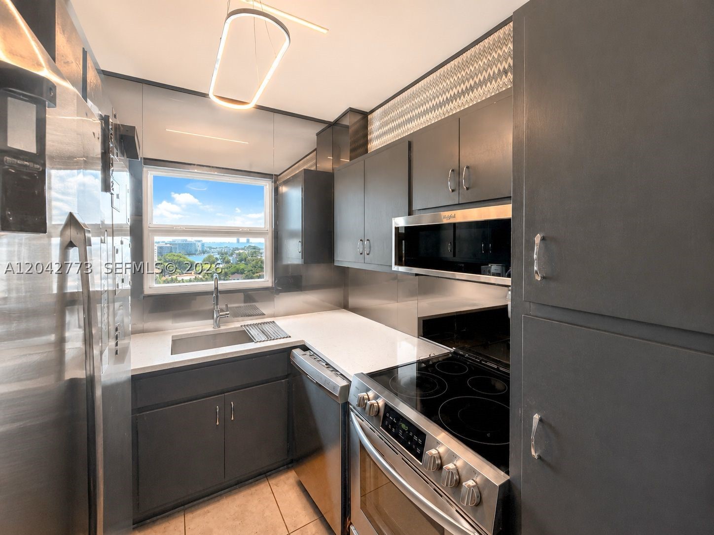 4747 Collins Ave 1101