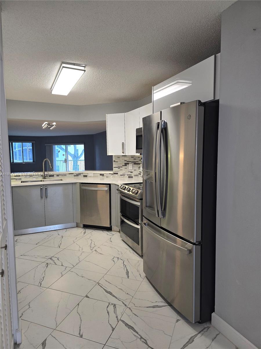 GRANVILLE CONDOMINIUM H - Residential