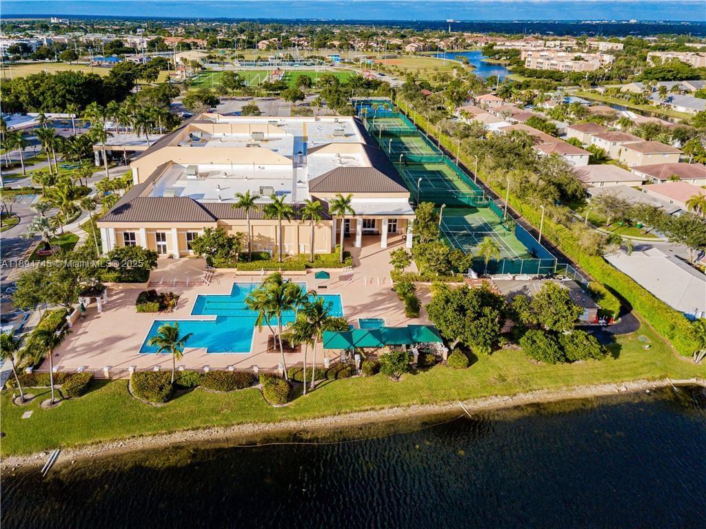 GRANVILLE CONDOMINIUM H - Residential