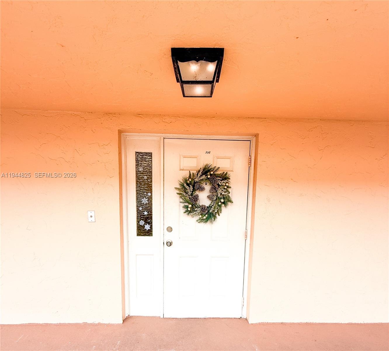 450 Commodore Dr 306