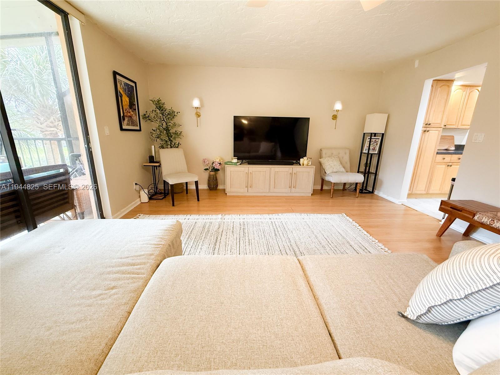 450 Commodore Dr 306