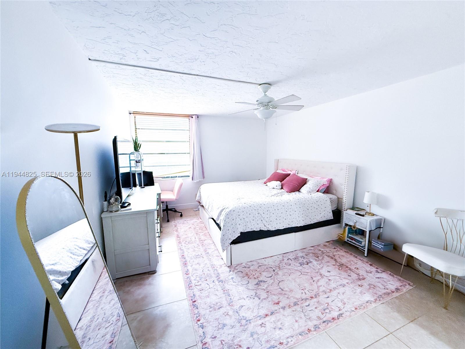 LAGO WEST CONDOMINIUM - Residential