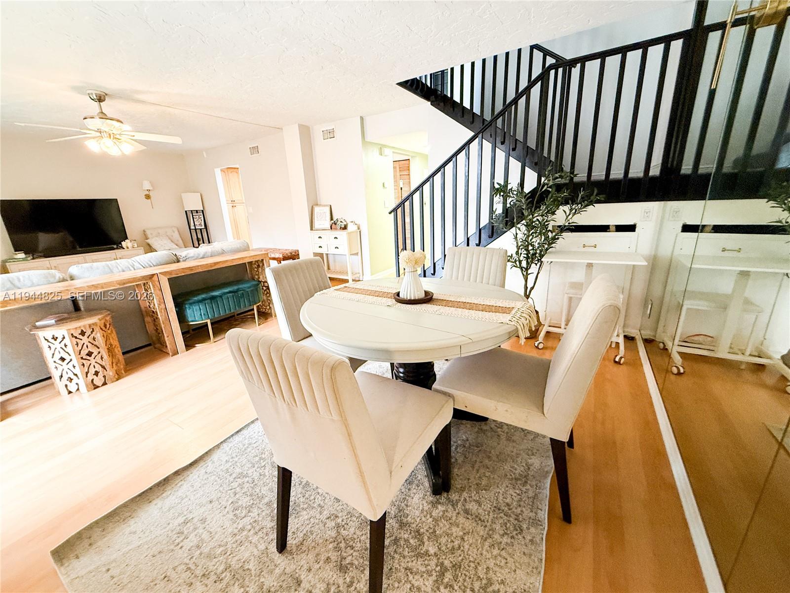 450 Commodore Dr 306