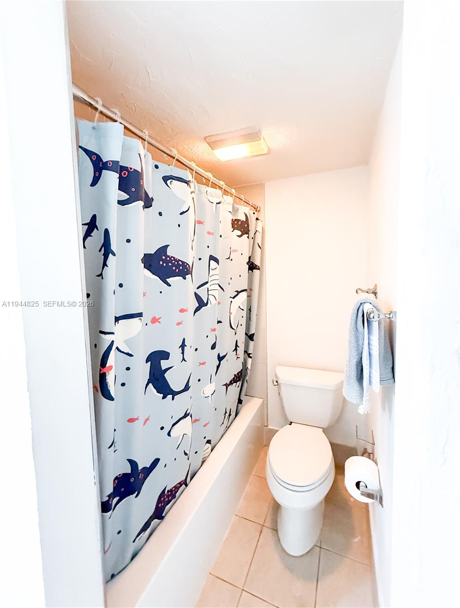 LAGO WEST CONDOMINIUM - Residential