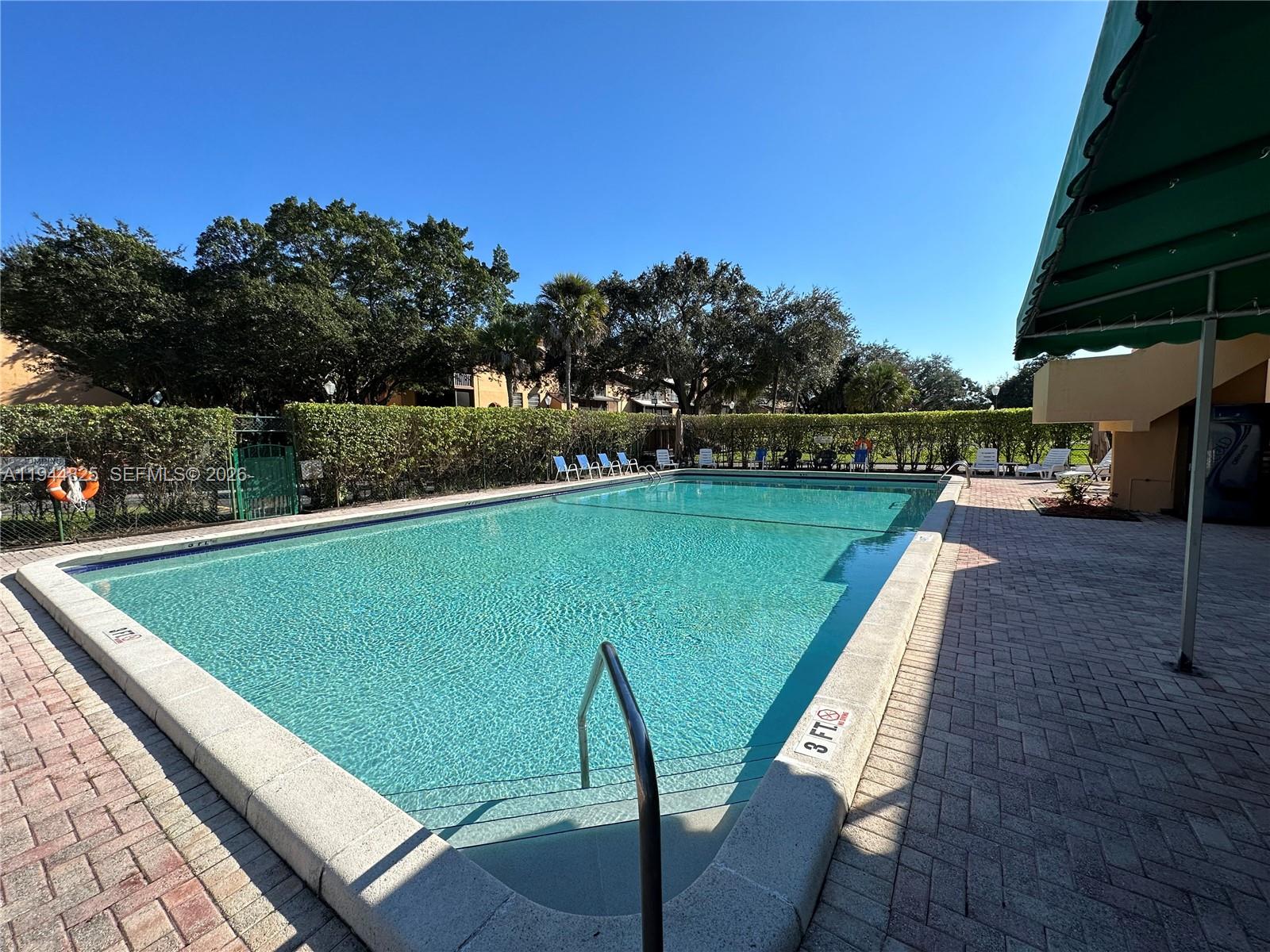 LAGO WEST CONDOMINIUM - Residential