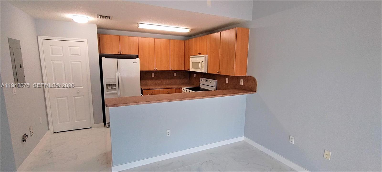 THE COURTS AT BAYSHORE I - Residential