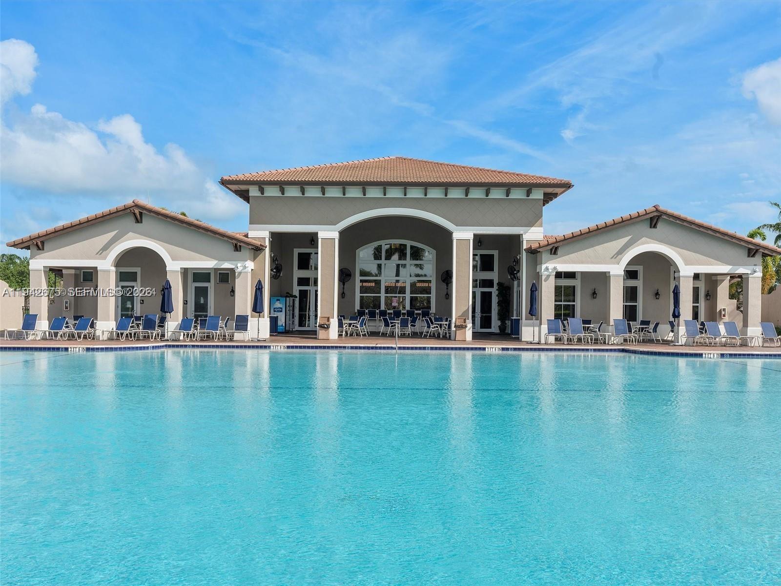 THE COURTS AT BAYSHORE I - Residential