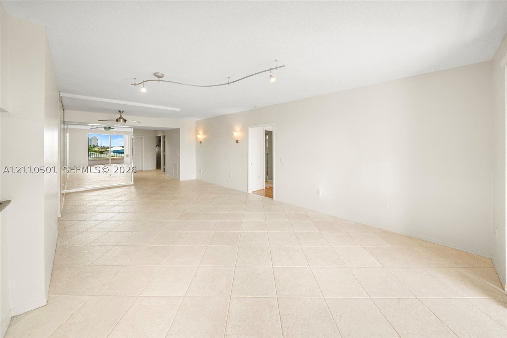 2880 NE 14th St Cswy 404