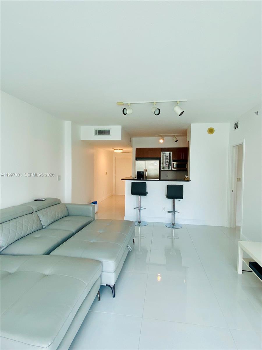 325 S Biscayne Blvd 717