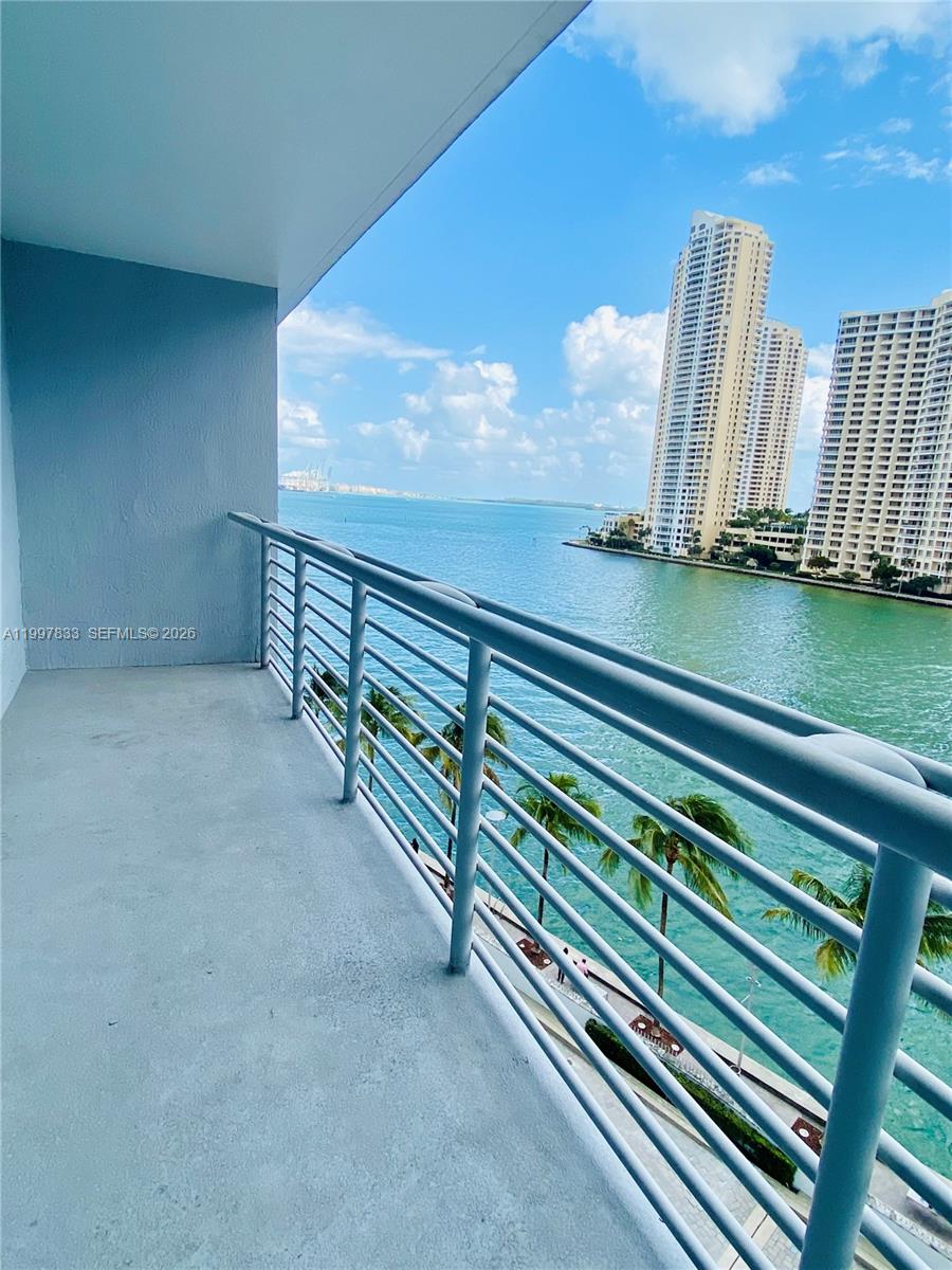 325 S Biscayne Blvd 717