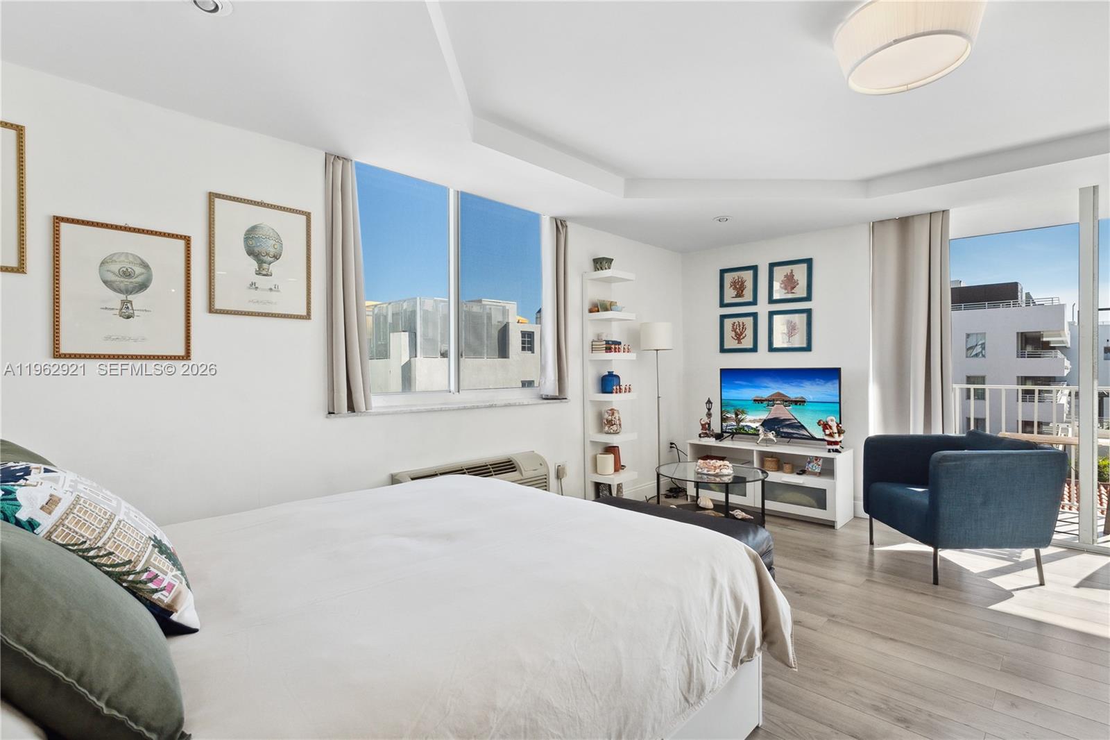 1255 Collins Ave 508