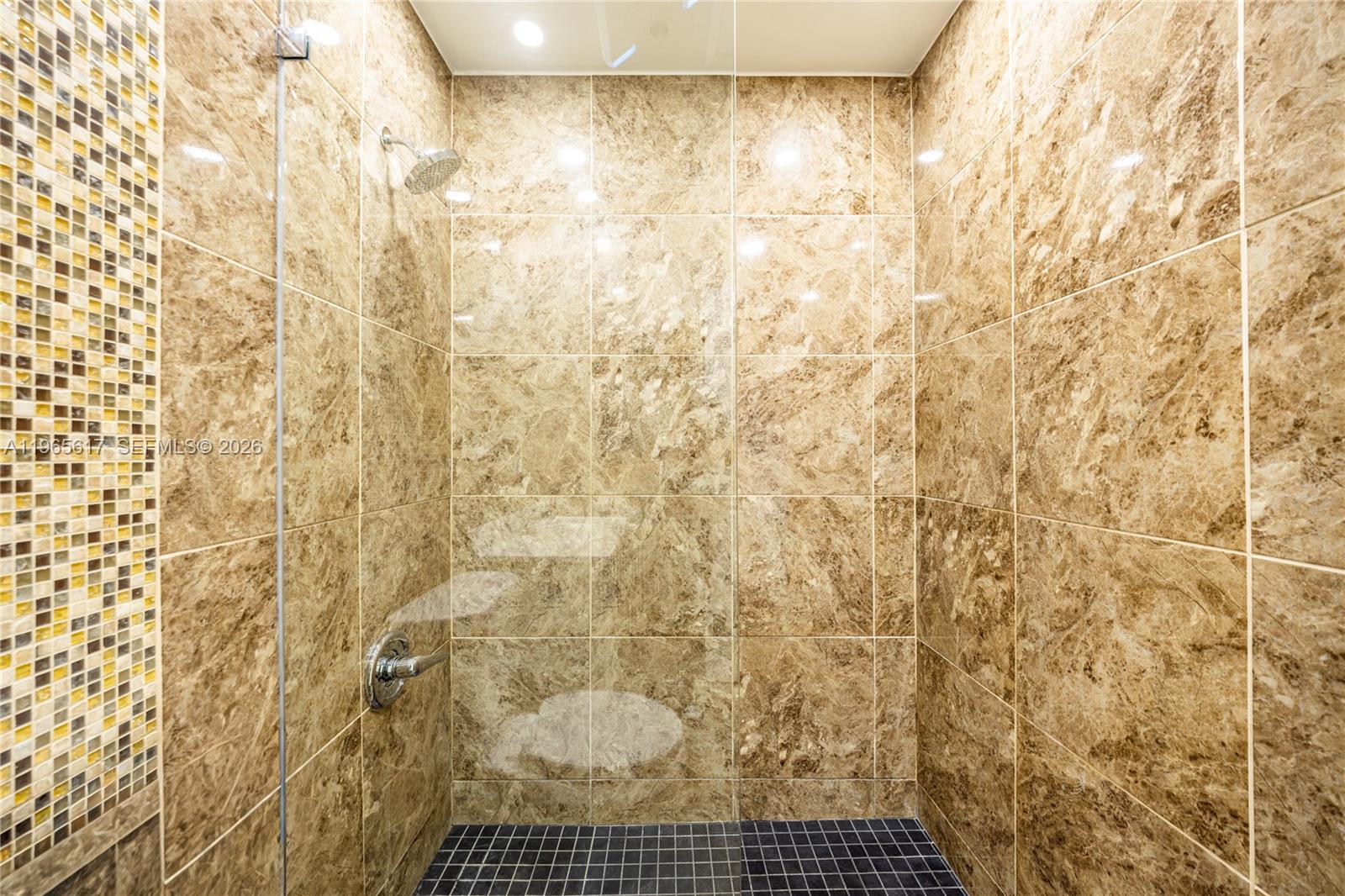 COUNTRY LAKE MANORS SEC 3 - Residential Lease