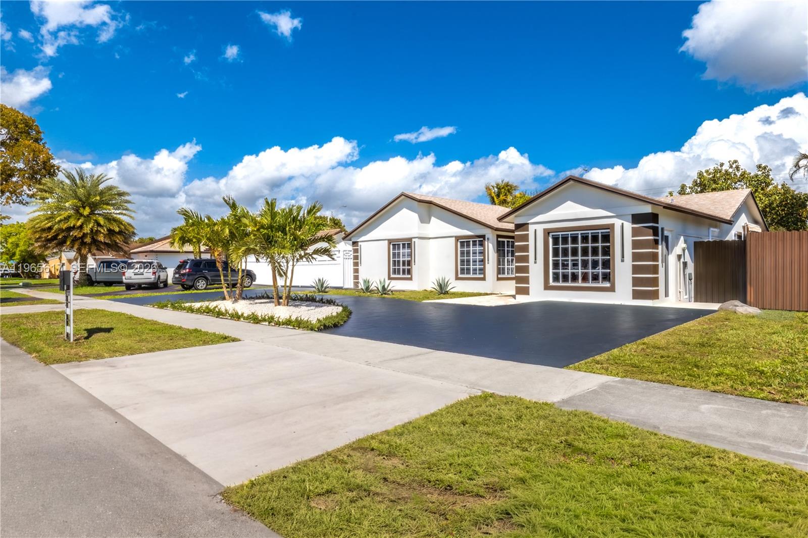 COUNTRY LAKE MANORS SEC 3 - Residential Lease