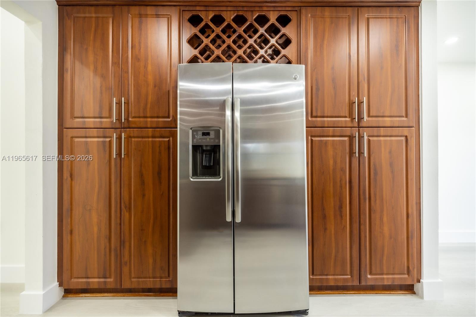 COUNTRY LAKE MANORS SEC 3 - Residential Lease