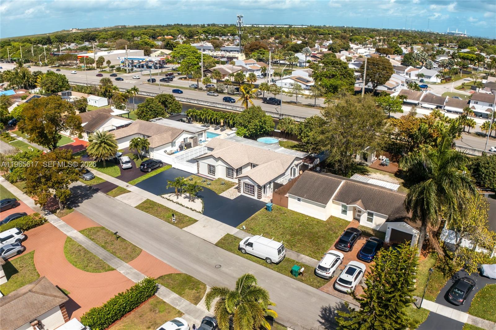 COUNTRY LAKE MANORS SEC 3 - Residential Lease