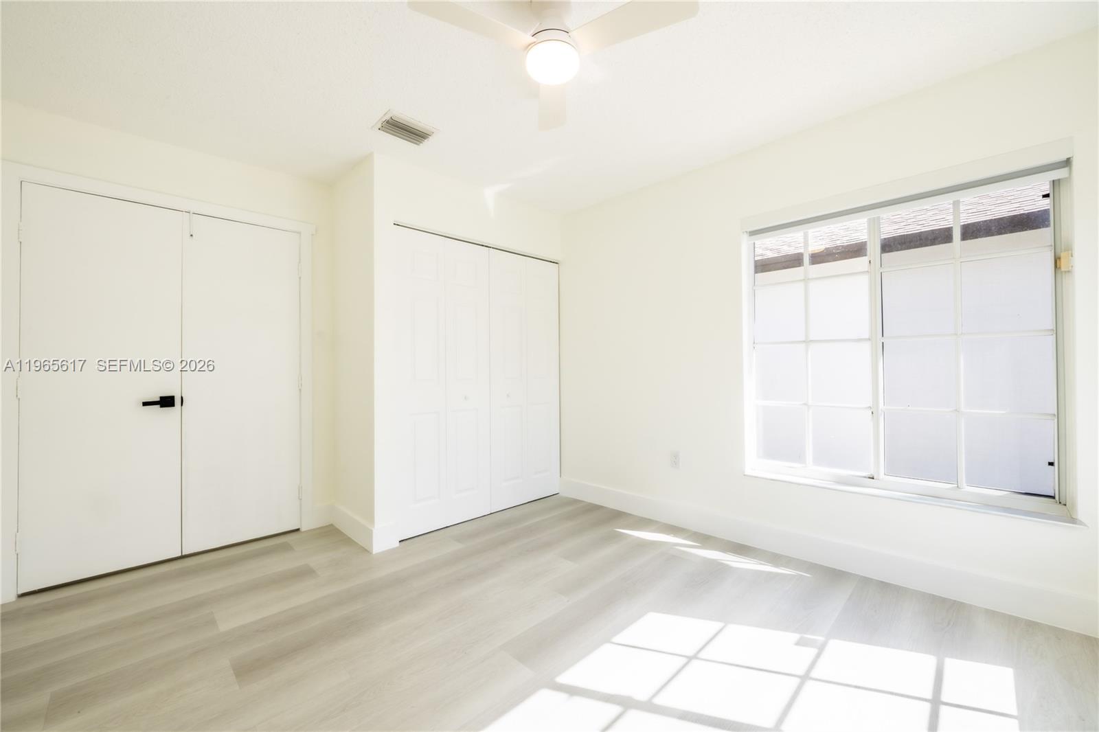 COUNTRY LAKE MANORS SEC 3 - Residential Lease