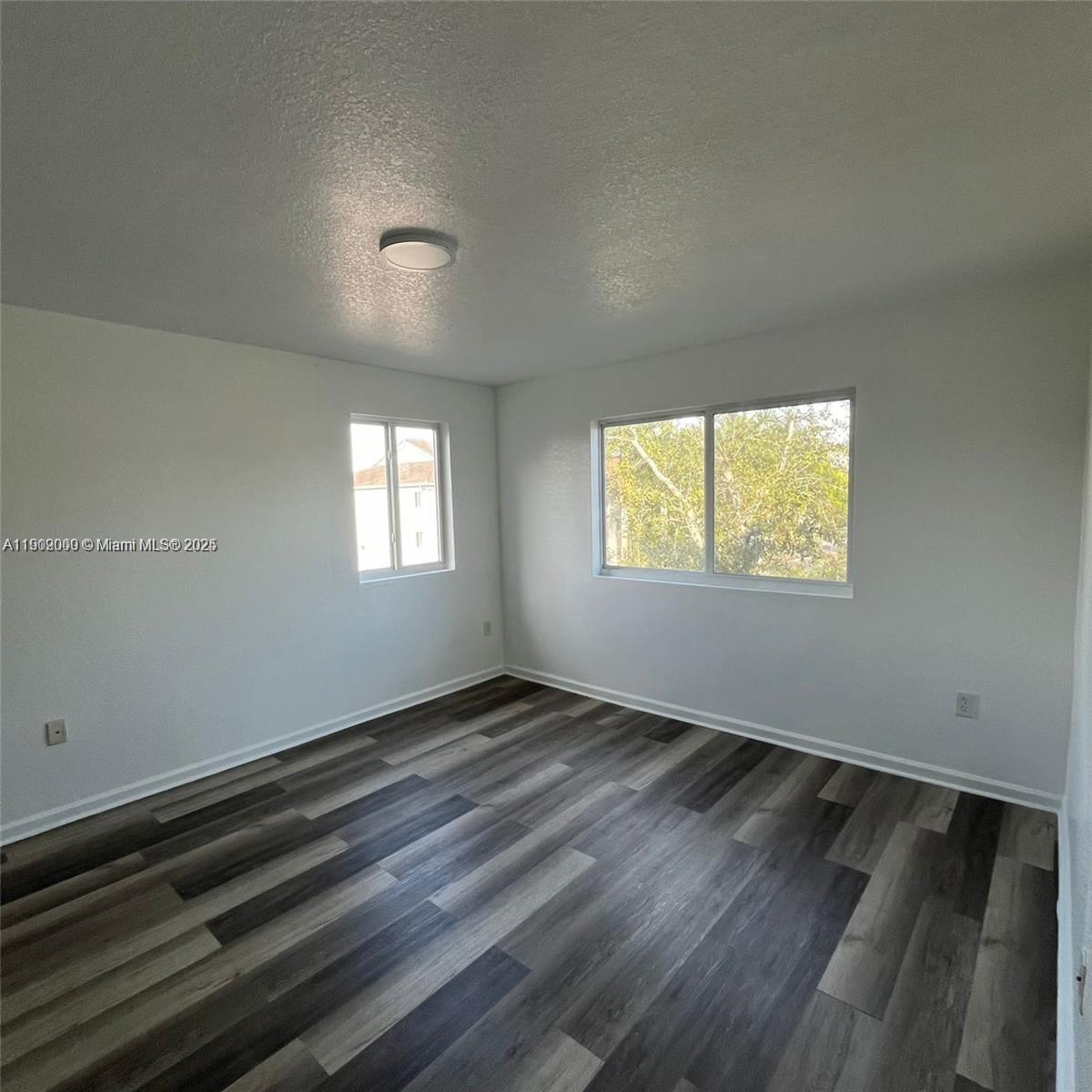 VISTA TRACE 8 CONDO - Residential Lease