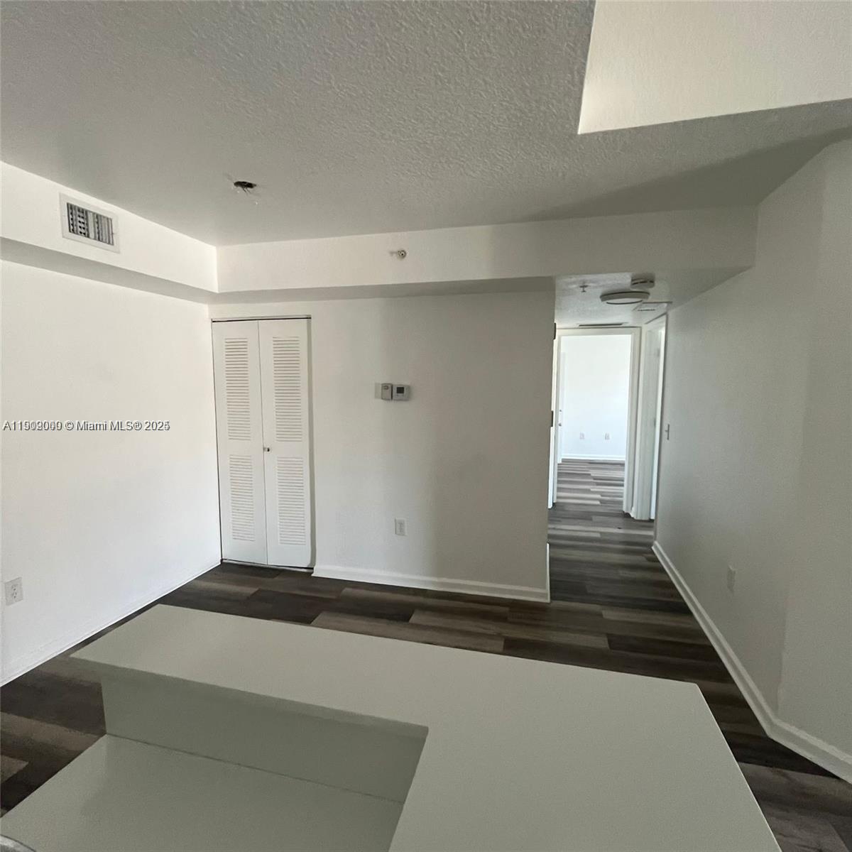 VISTA TRACE 8 CONDO - Residential Lease